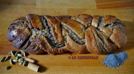 treccia, integrale, miele, semi di papavero, cannella, cardamomo, zenzero, latte, colazione, braid, braid bread, honey, breakfast, poppy seeds, cinnamon, cardamom, ginger