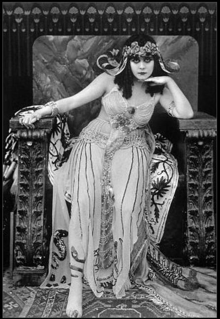 TI CAGHI IN MANO – La storia di Theda Bara, la prima strega del cinema hollywoodiano