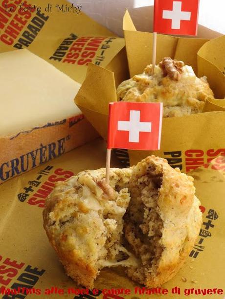 Swiss Cheese Parade: Muffins alle Noci e cuore filante di Gruyère (Walnut and Gruyère Muffins)