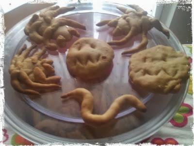 Biscotti leggeri per Halloween ( pasta frolla vegan con nocciole e mandorle)  #biscottivegan #ricettehalloween