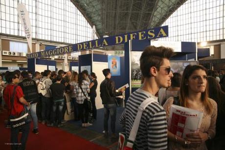 Bari/ Reportage Fotografico. Stand della Difesa al Salone dello Studente