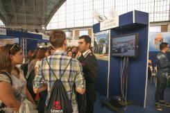 Bari/ Reportage Fotografico. Stand della Difesa al Salone dello Studente