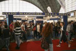 Bari/ Reportage Fotografico. Stand della Difesa al Salone dello Studente