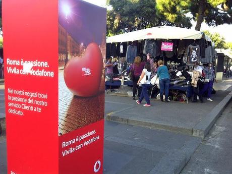 Le foto da raccapriccio di Vodafone Termini. Ma la grande compagnia telefonica è soddisfatta di questa sponsorizzazione?