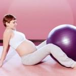 Esercizio fisico in gravidanza: i benefici del pilates