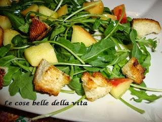 Insalata di rucola ,mela e crostini