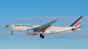 Air France-Klm azzera valore azioni Alitalia Il gruppo Air France-Klm ha azzerato il valore delle azioni detenute di Alitalia, mentre si allontana la sottoscrizione dell'aumento di capitale.