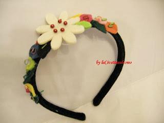 piccolo anticipo di cerchietto per capelli