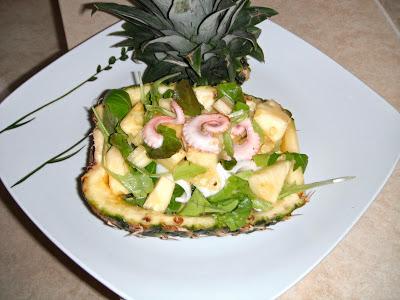 Insalata di ananas e moscardini