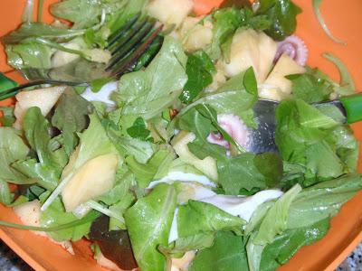 Insalata di ananas e moscardini