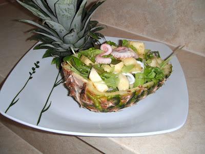 Insalata di ananas e moscardini