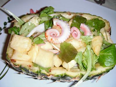 Insalata di ananas e moscardini