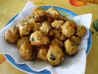 FRITTELLINE DI BACCALA' ALLE OLIVE