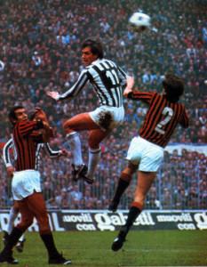 Bettega in azione in Milan-Juventus 2-3