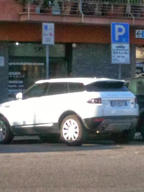 La farmacia di Piazzale Clodio. Qualcuno ci spieghi il perché della continua situazione di pericolo davanti
