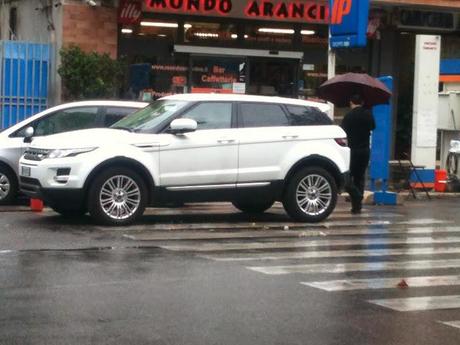 La farmacia di Piazzale Clodio. Qualcuno ci spieghi il perché della continua situazione di pericolo davanti