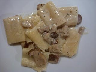 PACCHERI PANNA E FUNGHI