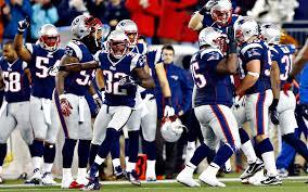 Domenica 3 e martedì 5 novembre 2013 in esclusiva in chiaro su Mediaset Italia 2 i due match di football americano New England Patriots-Pittsburgh Steelers e Green Bay Packers-Chicago Bears