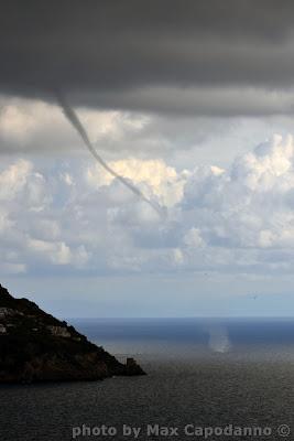 PRAIANO: tromba d'aria ....