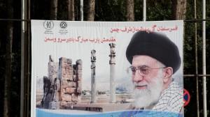 Khamenei critica negoziati e attacca Israele Khamenei critica negoziati e attacca Israele