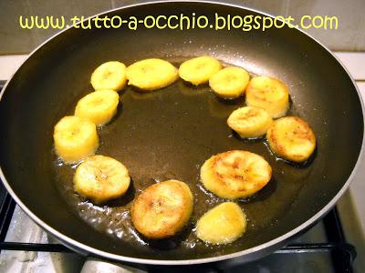 WHB #408 - Pollo al curry con platano e riso