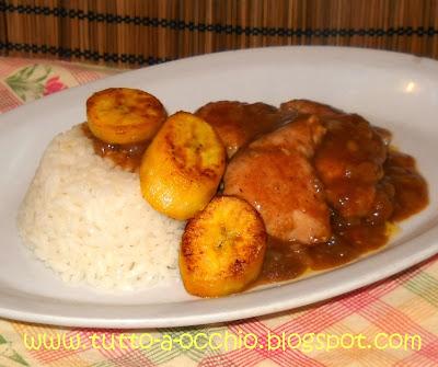 WHB #408 - Pollo al curry con platano e riso