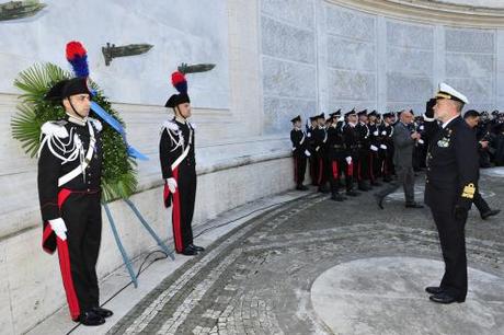 Il Capo di Stato Maggiore della Difesa alla commemorazione dei Caduti presso il cimitero monumentale del Verano.