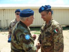 Somalia/ EUTM, Medal Parade. Il comandante della Mssione elogia dei militari italiani