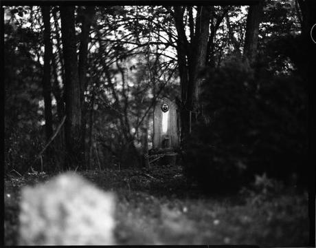 Cimitero abbandonato: Adox CHS 100 vs Adox CHS 100 II