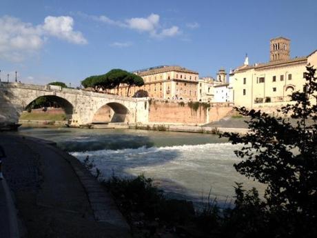 Da ponte Sublicio si arriva all'Isola Tiberina