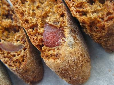 Cantucciamo?? Ecco i Cantucci con datteri e cioccolato