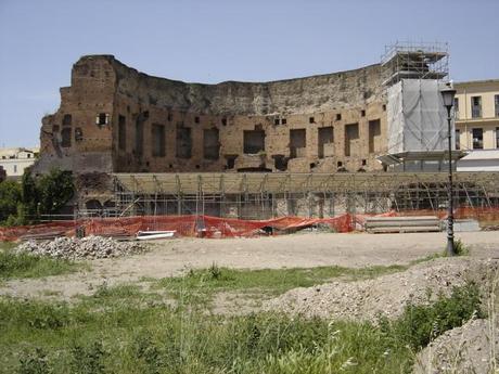 Nerone riapre la sua casa...