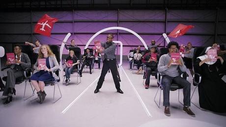 Un frame del videoclip di Virgin America
