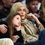 Sharon Stone scatenata alla partita di basket03