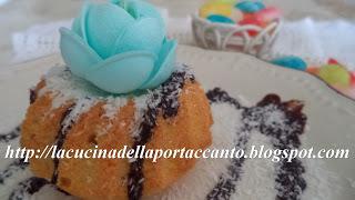 Ciambelline al cocco e rum con note di cioccolato