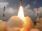 Liftoff! L'India lancia primo orbiter verso Marte