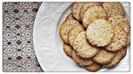 BISCOTTI INTEGRALI AL MIELE DI MIRTILLO E FAVA TONKA (Wholemeal biscuits with honey and Tonka bean)