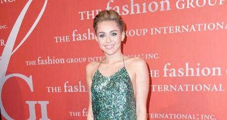 Miley Cyrus con l'abito Marc Jacobs