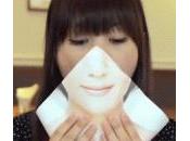 Giappone, foglio fast food copre bocca delle donne (video)