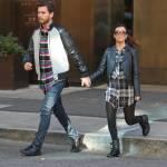 Kourtney Kardashian e Scott Disick coordinati in camicia di flanella