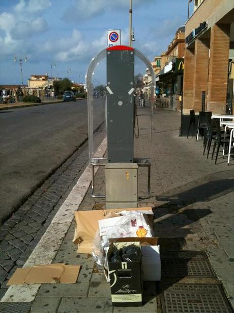 Pedonalizzazioni del Lungomare di Ostia? Bellissimo, però... Tante foto di degrado