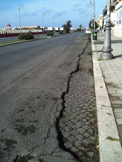 Pedonalizzazioni del Lungomare di Ostia? Bellissimo, però... Tante foto di degrado