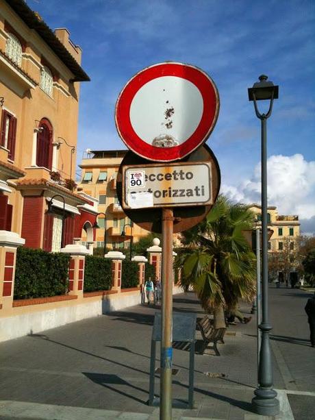 Pedonalizzazioni del Lungomare di Ostia? Bellissimo, però... Tante foto di degrado