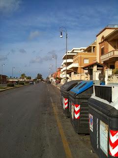 Pedonalizzazioni del Lungomare di Ostia? Bellissimo, però... Tante foto di degrado