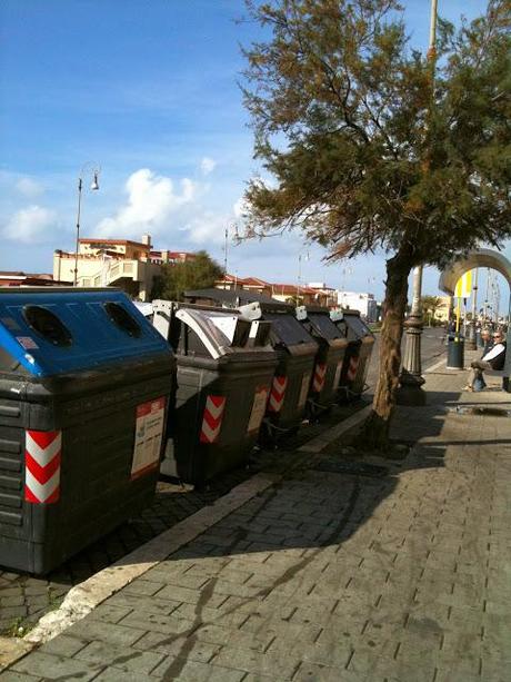 Pedonalizzazioni del Lungomare di Ostia? Bellissimo, però... Tante foto di degrado