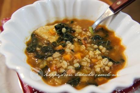 zuppa di orzo, lenticchie e cavolo nero