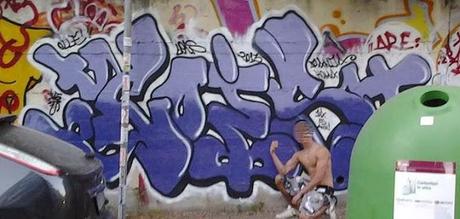 COIS. Un altro writer-vandalo malvagio che se avessimo degli inquirenti degni di questo nome sarebbe acciuffato e sbattuto a farsi un anno e mezzo di galera in meno di mezz'ora. E invece...