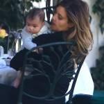 Kim Kardashian bacia sulle guance la figlia North West03