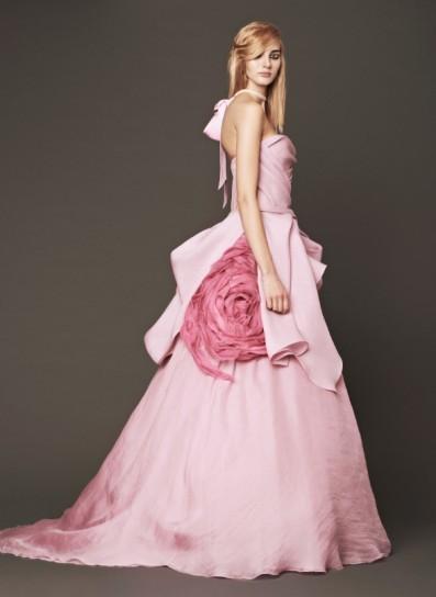 PINK THERAPY: LA NUOVA COLLEZIONE SPOSA DI VERA WANG... TUTTA IN ROSA