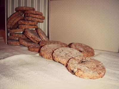 Biscotti light alla farina integrale e prugne secche